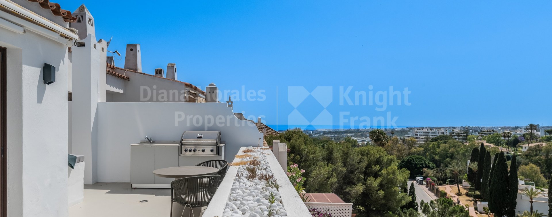 Coto Real, Beautiful duplex penthouse on Marbella's Golden Mile