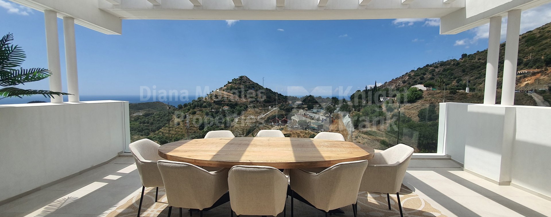 Penthouse de trois chambres avec vue fantastique sur la mer à Palo Alto