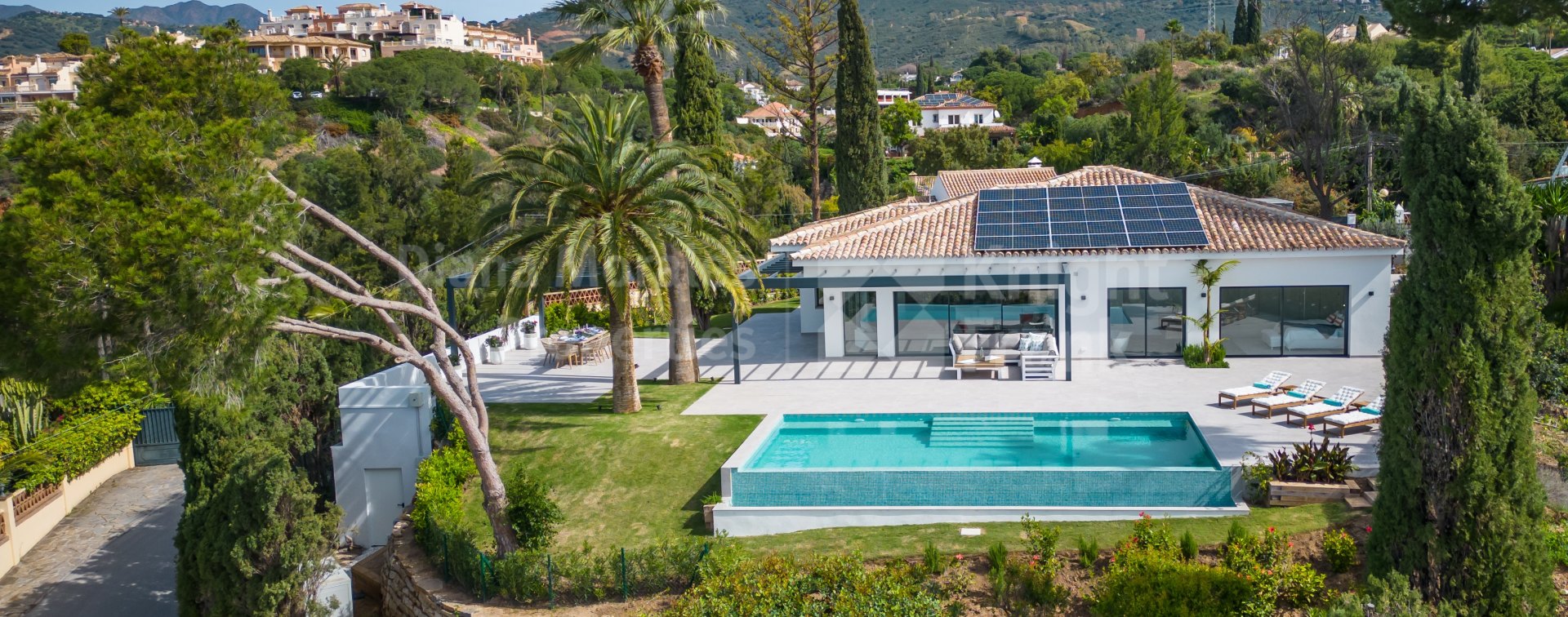 El Rosario, Villa en Elviria con vistas panorámicas al mar