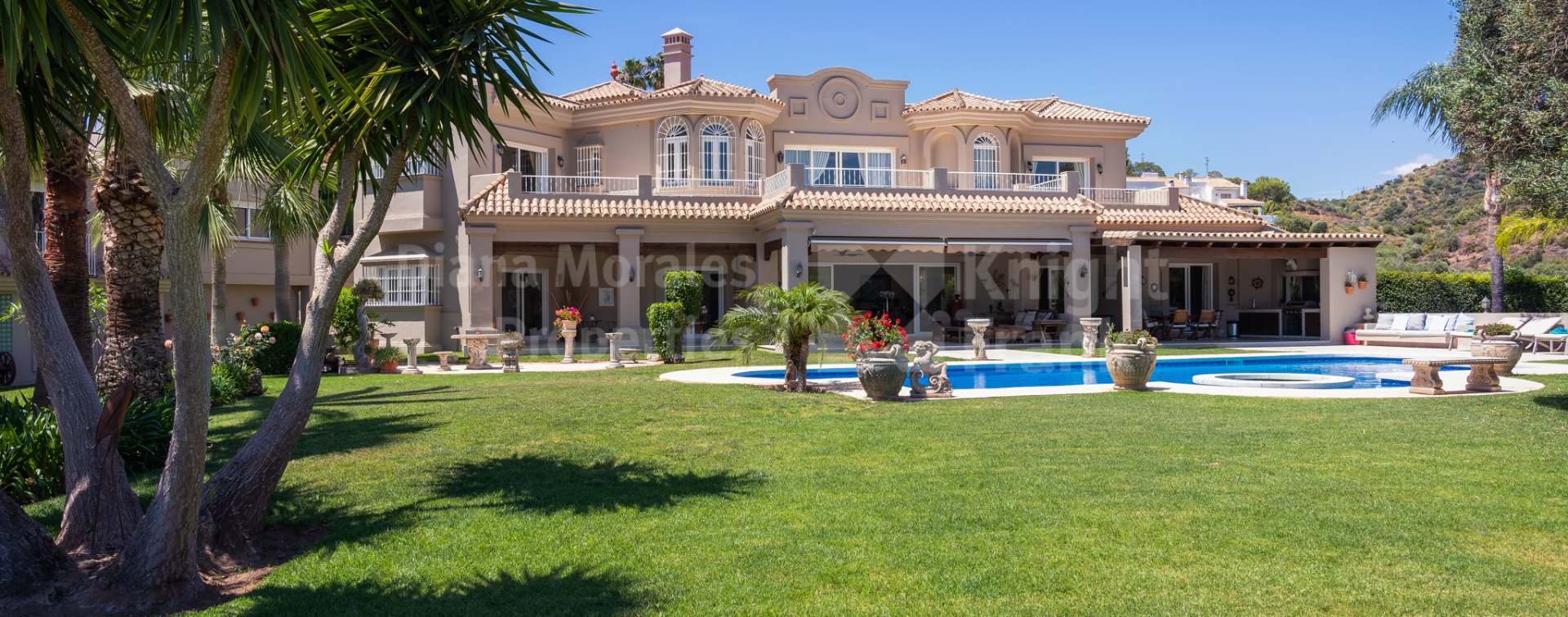 Nueva Andalucia, Villa Zanalita, classic villa in La Cerquilla