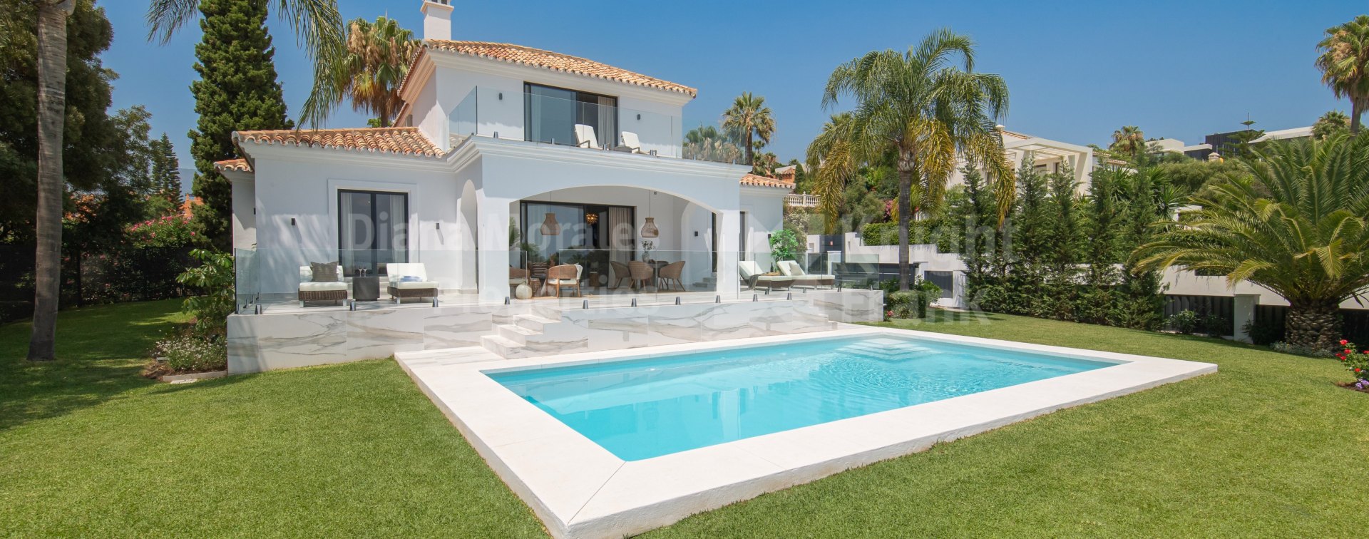 Moderne Villa mit Panoramablick auf das Meer in Paraiso Alto