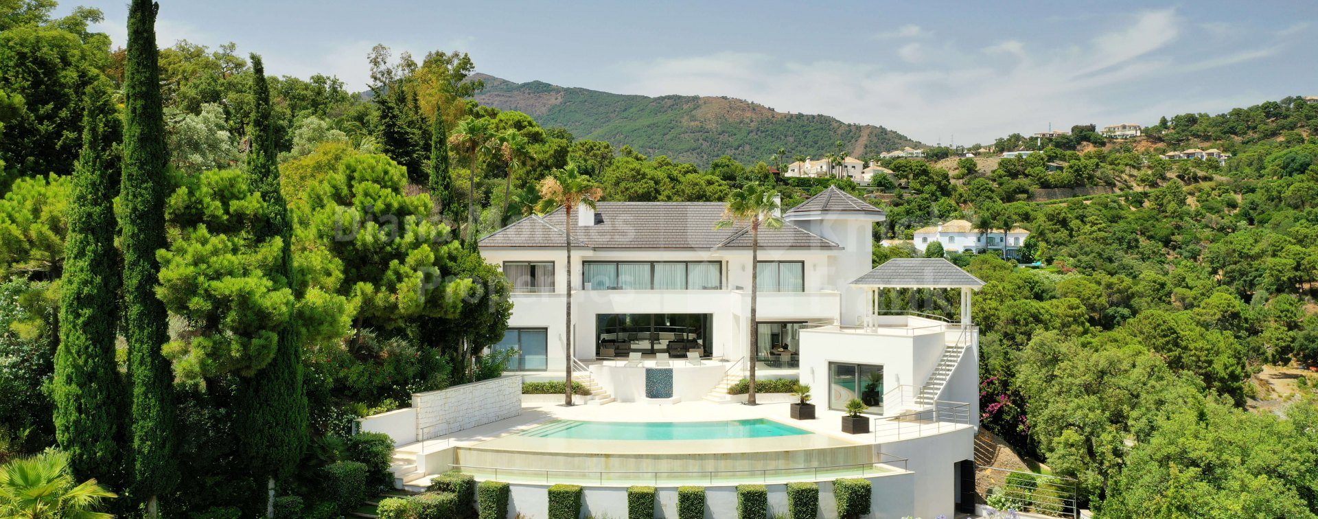 Villa in La Zagaleta mit Panoramablick auf die Küste