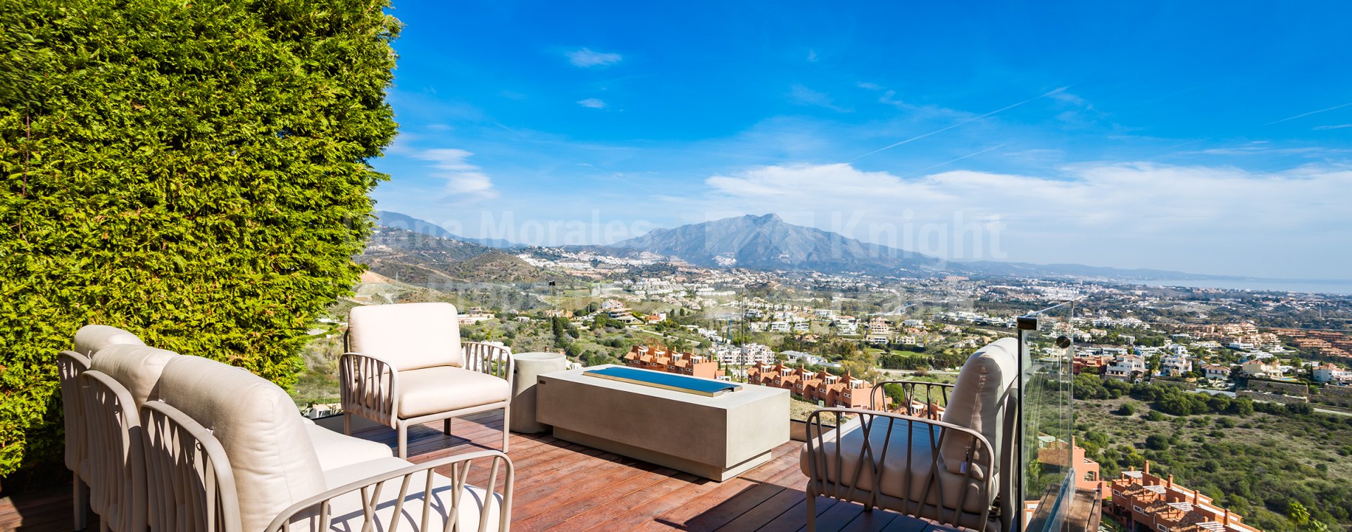 La Alqueria, Modern townhouse with panoramic views