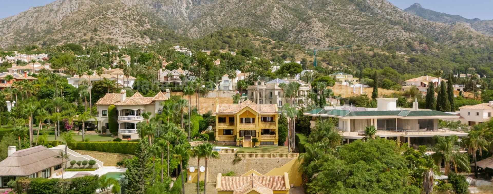 Casa Bach - Elegante Villa mit Gästehaus in Sierra Blanca, Marbella