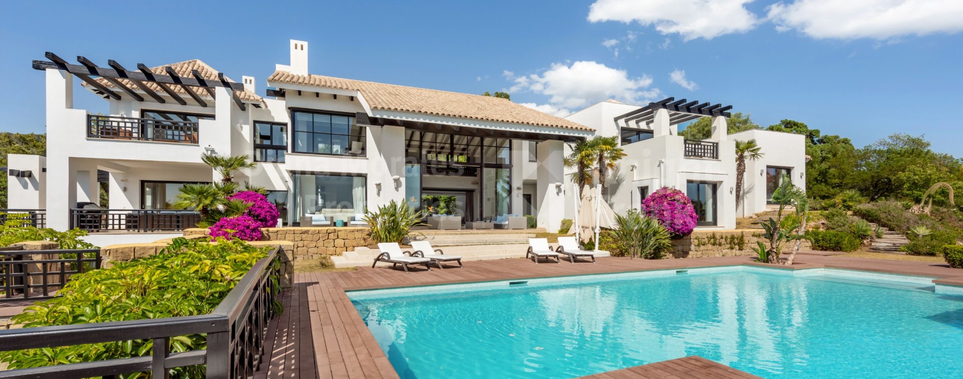 Villa de golf en première ligne avec vue sur la mer et les montagnes à La Zagaleta