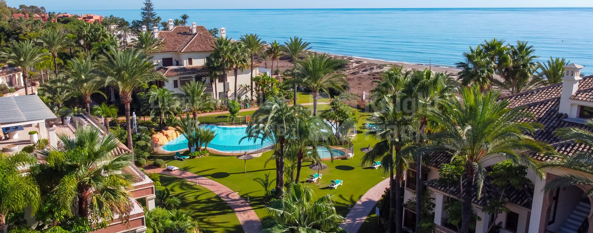 Los Monteros Playa, Appartement en bord de mer entouré de jardins tropicaux