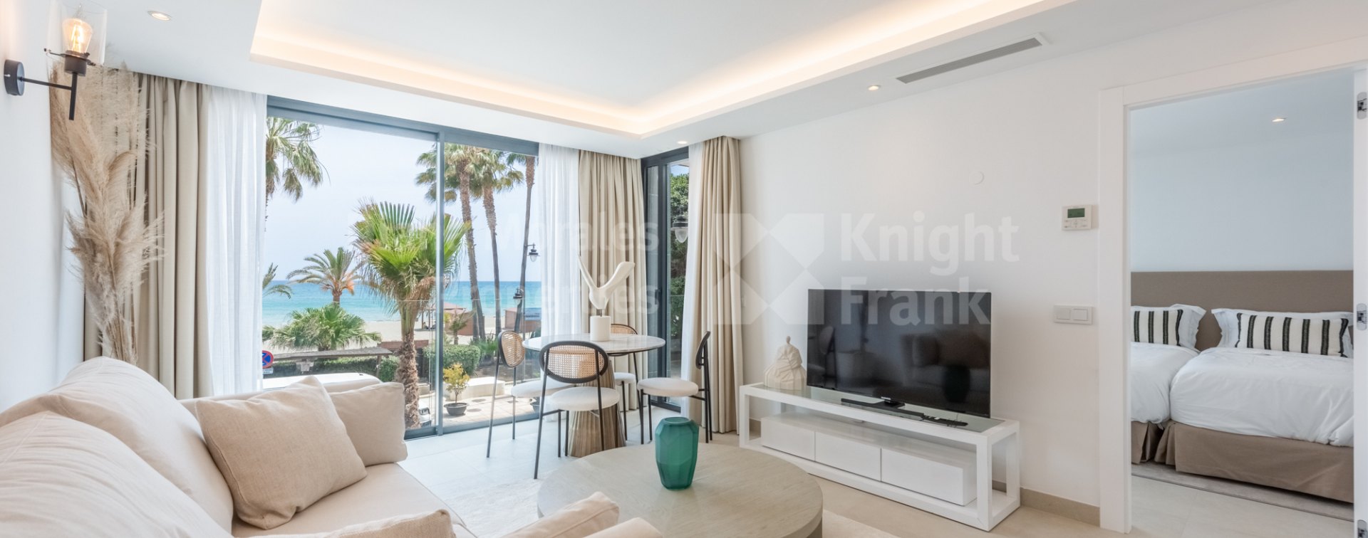 Estepona, Brand new front line beach apartment with sea views