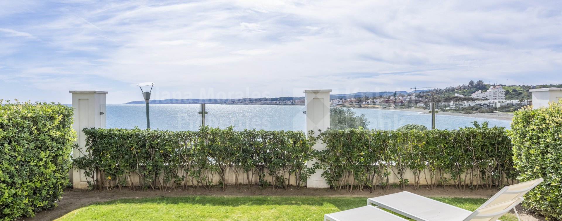 Doncella Beach, Garden apartment with sea views