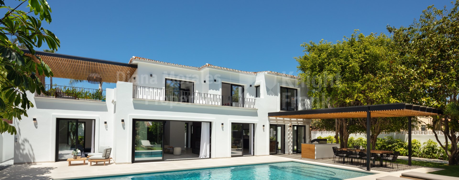 Puerto Banus, Charming villa within walking distance to the beach