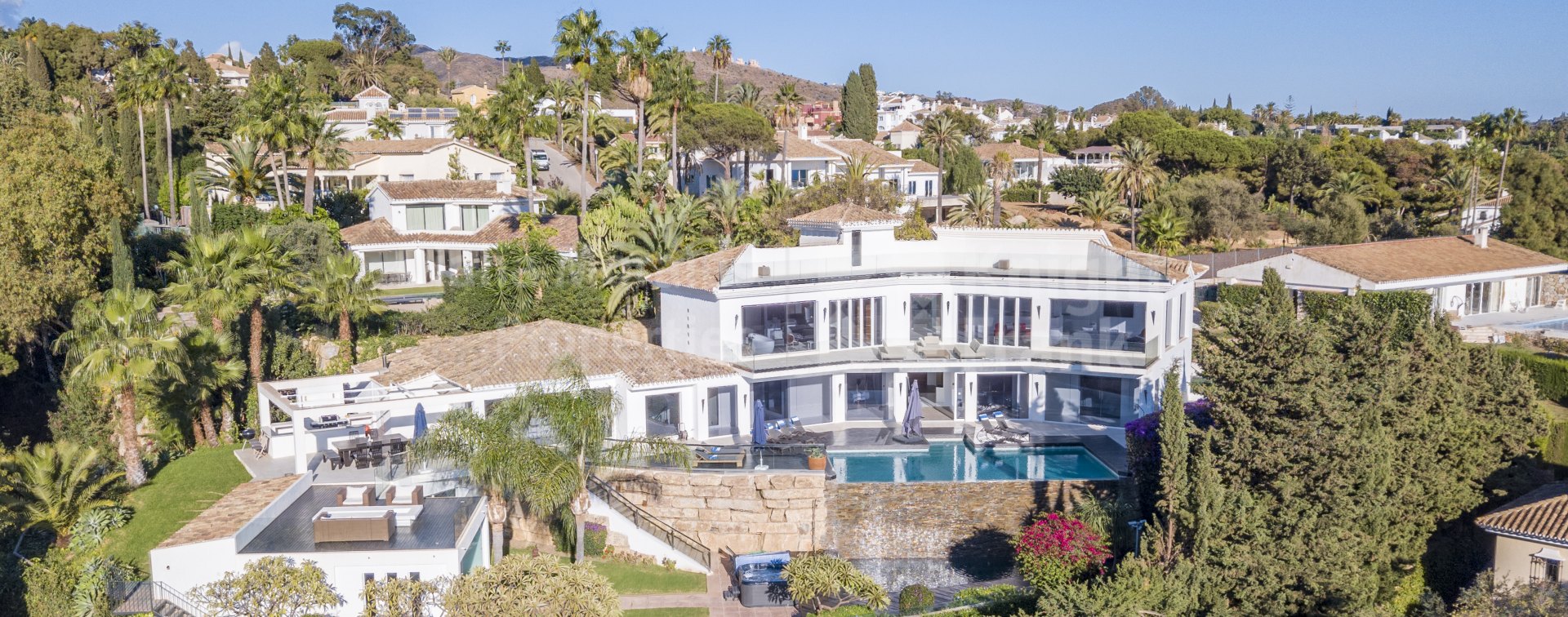 Hacienda las Chapas, Villa con vistas panorámicas al mar en Marbella Este