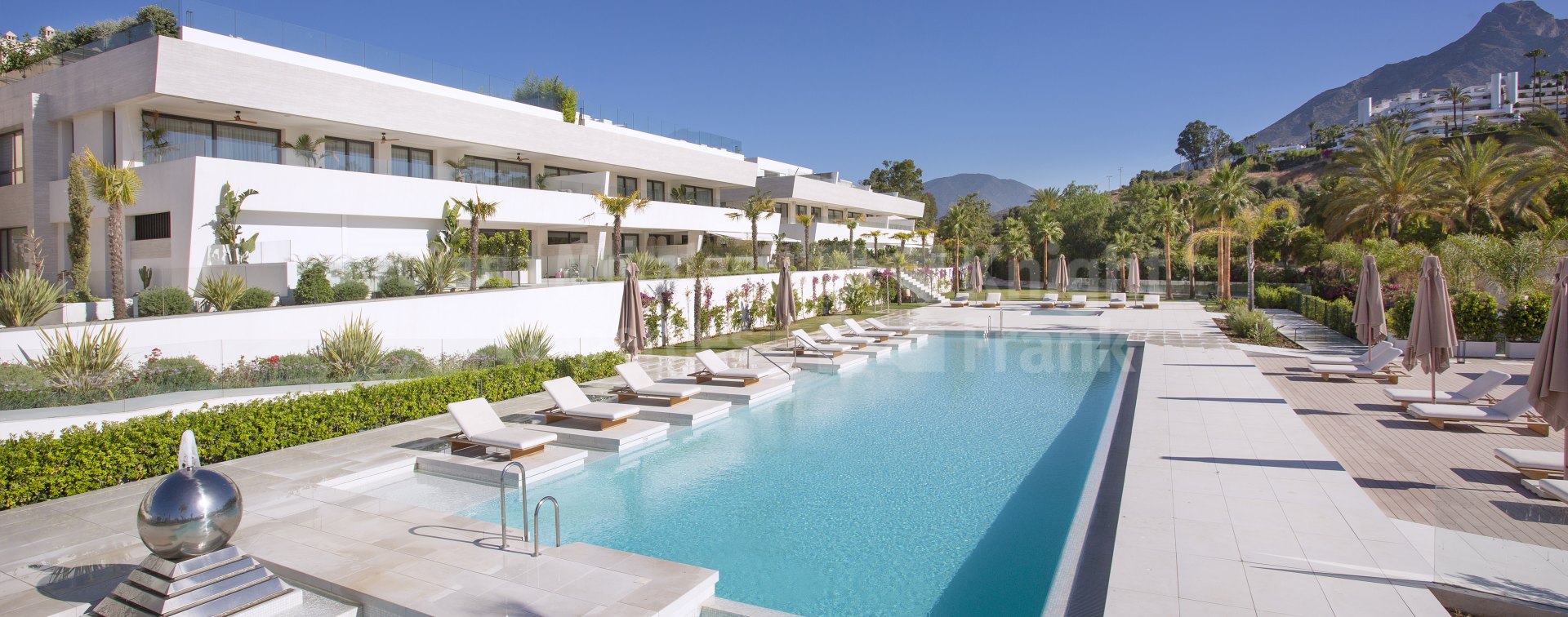 Epic Marbella, Erdgeschoss-Duplex an der Goldenen Meile, Marbella