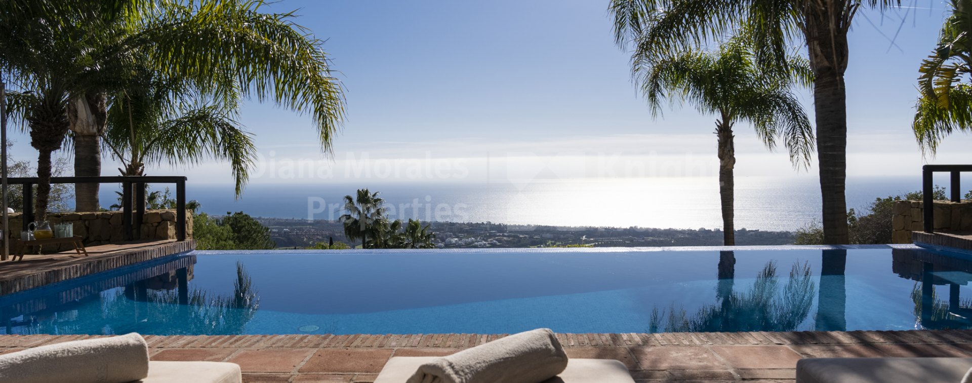 Los Altos de los Monteros, Six-bedroom south facing villa with breathtaking views