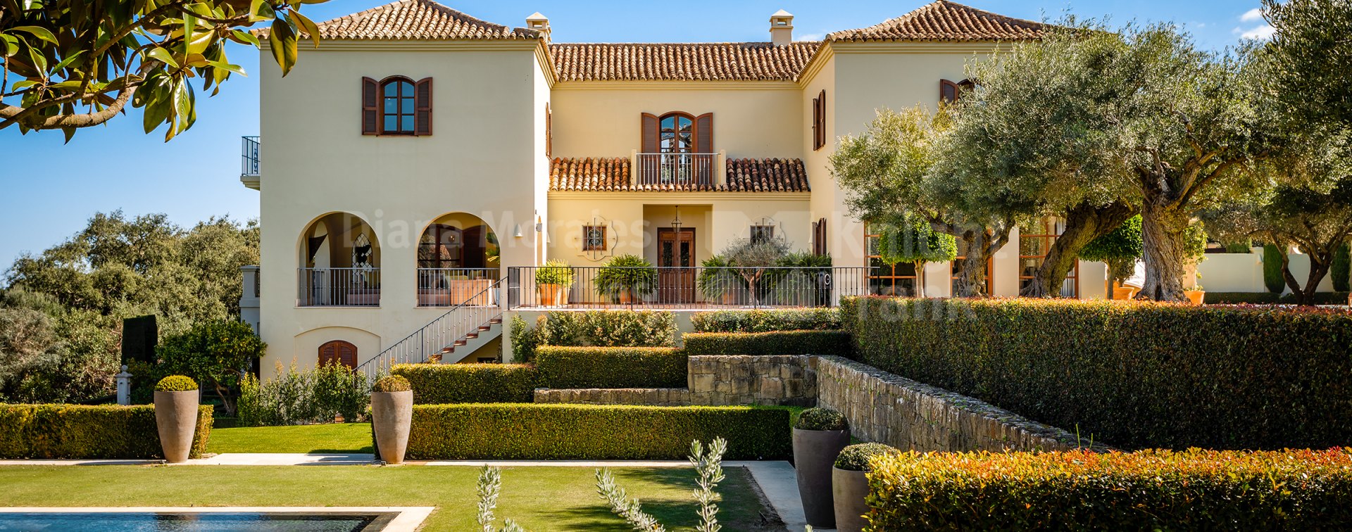 San Roque Club, Exquisite Spanish style villa in San Roque frontline golf