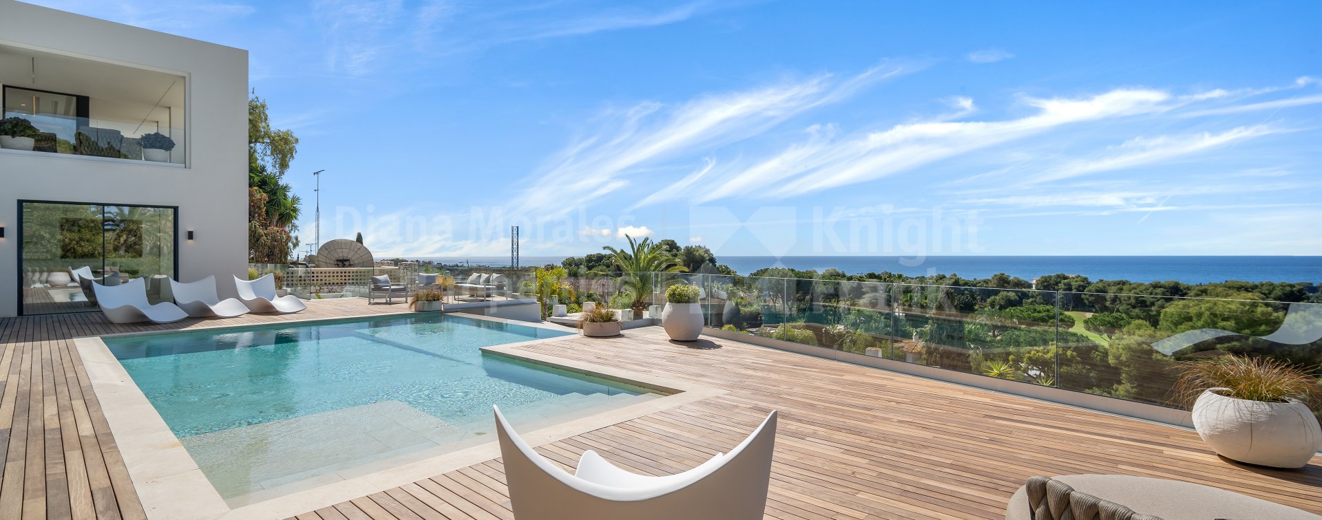 Rio Real, Villa avec piscine à débordement et vue panoramique