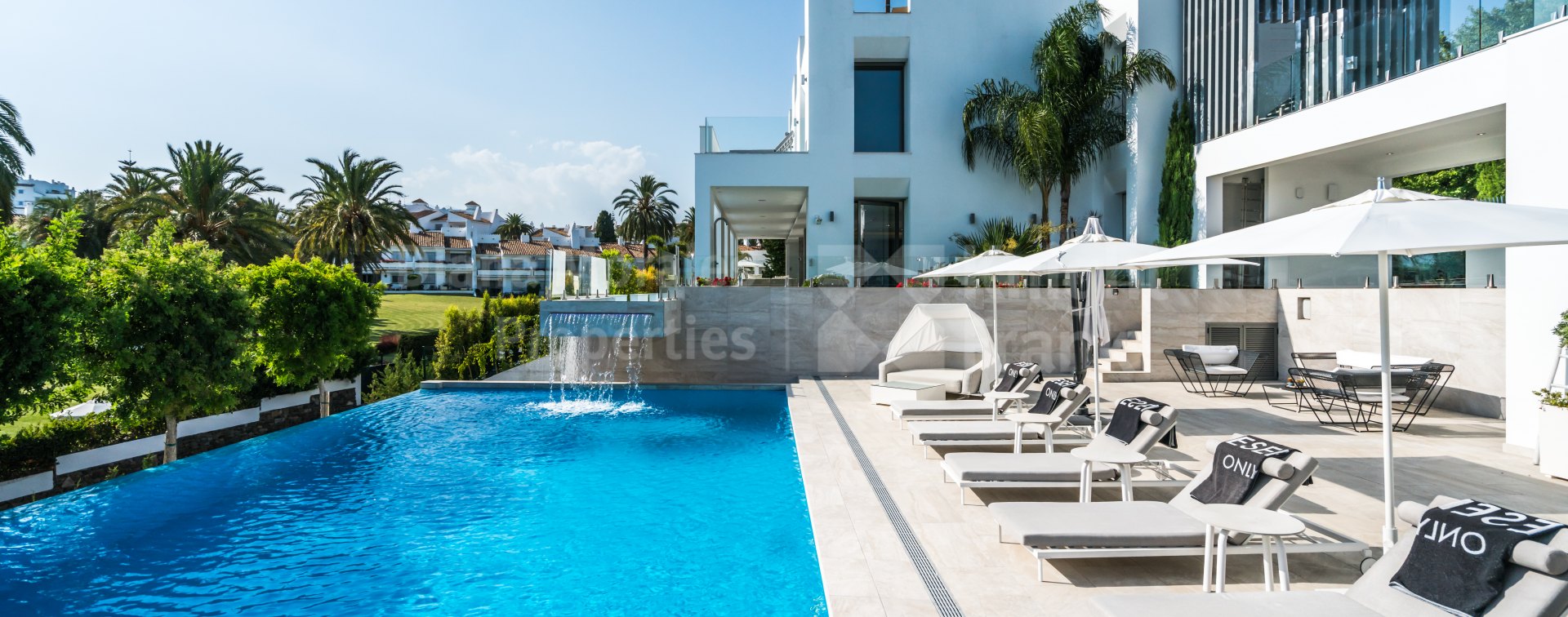 La Pera, Moderne Villa zu verkaufen in Nueva Andalucía