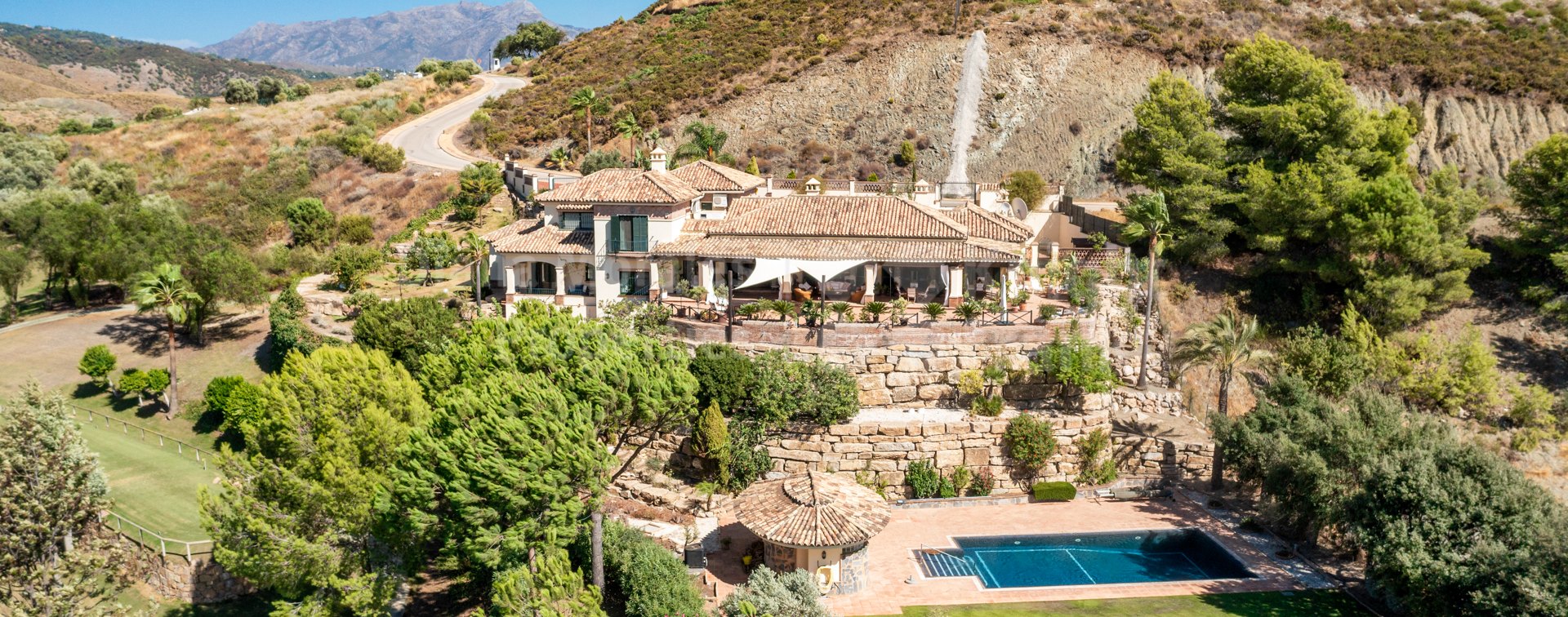 Marbella Club Golf Resort, Vue sur le golf dans un cadre montagneux