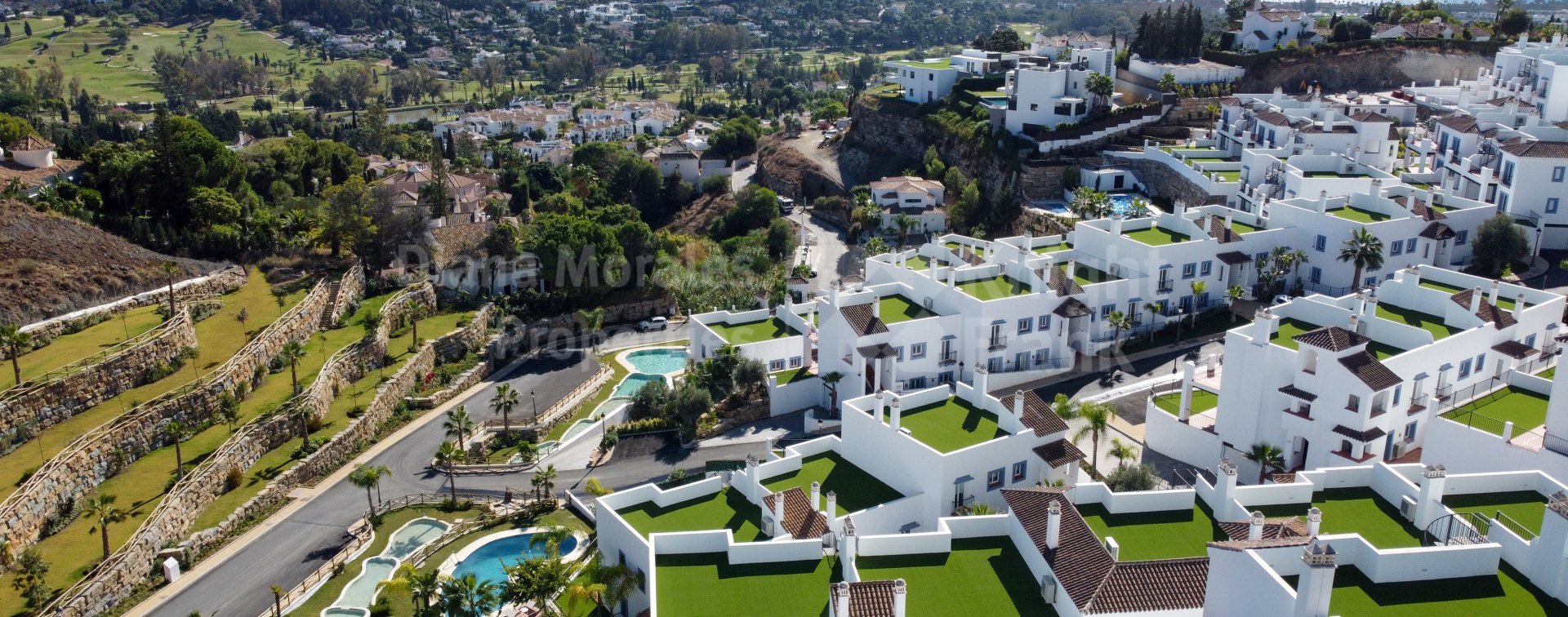 Paraiso Pueblo, Andalusian white village apartments with wide range of amenities