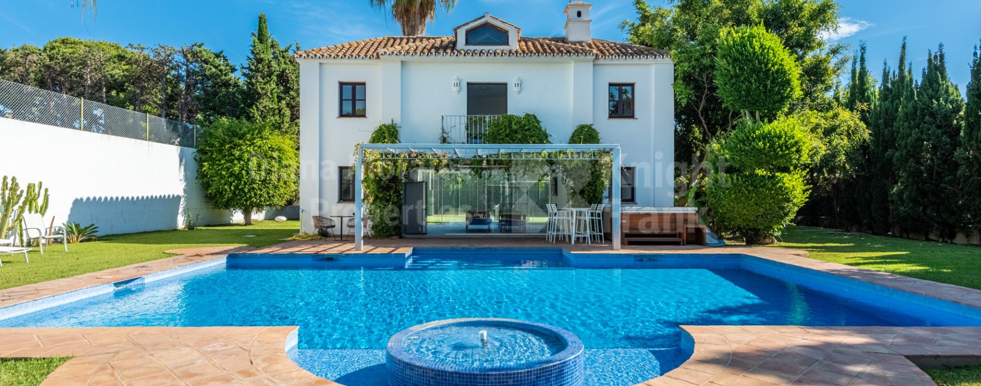 Guadalmina Baja, Fabelhafte Villa mit Gästehaus und privatem Padel-Tennisplatz