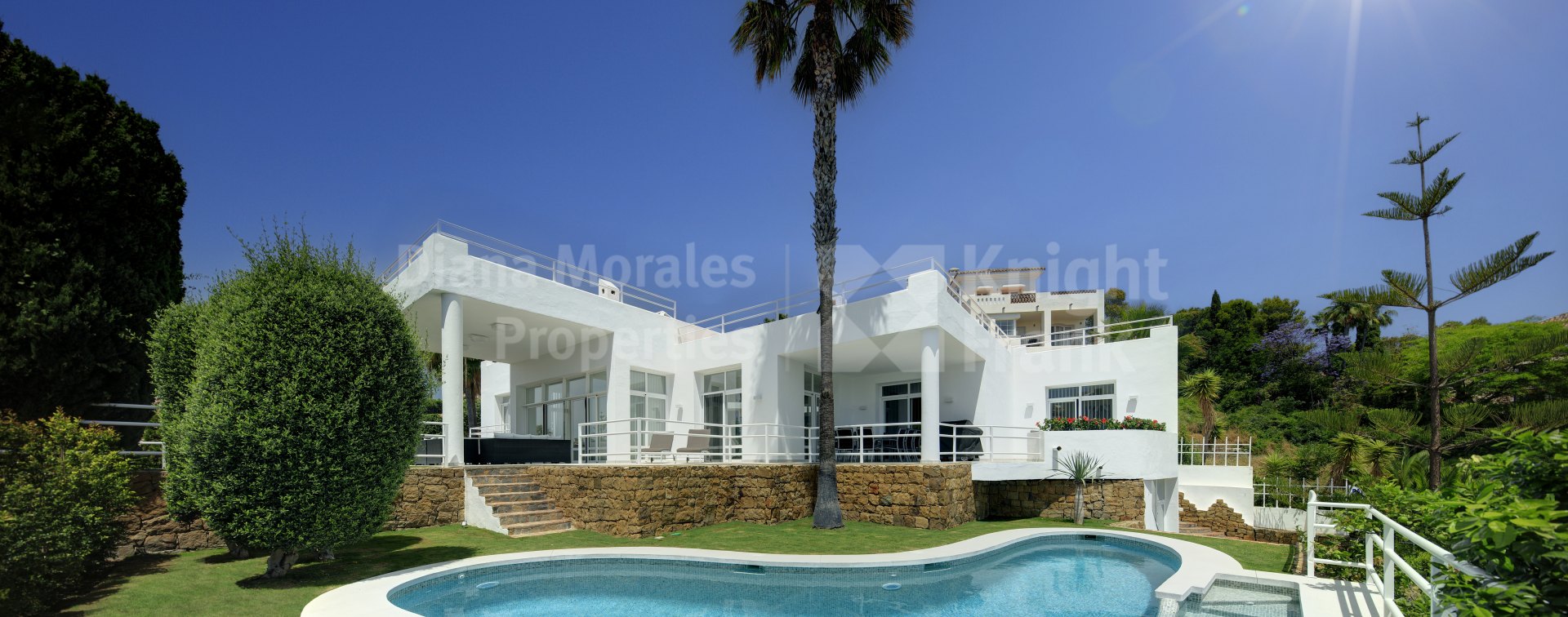 La Quinta, Contemporary style villa in the Golf Valley