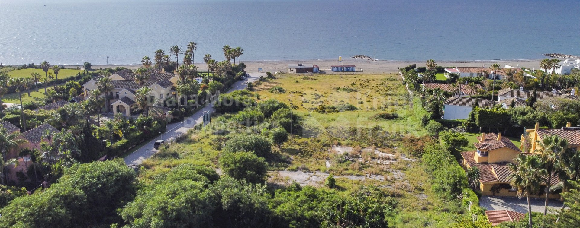 Guadalmina Baja, Frontline beach plot in Guadalmina
