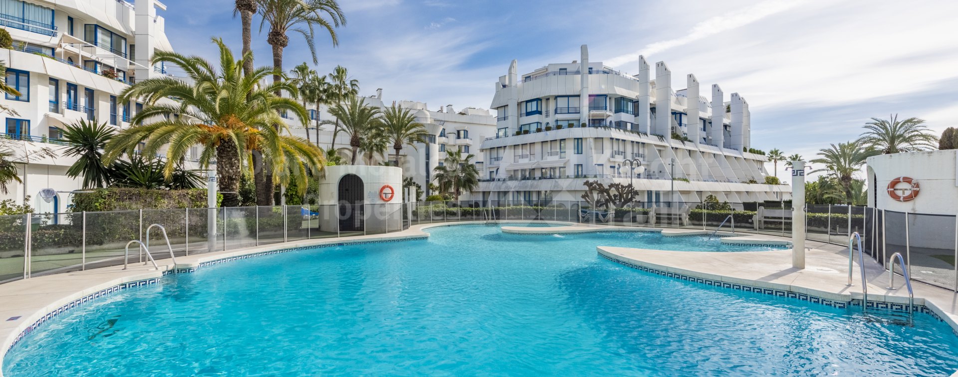 Marbella Goldene Meile, Duplex-Wohnung in Strandnähe