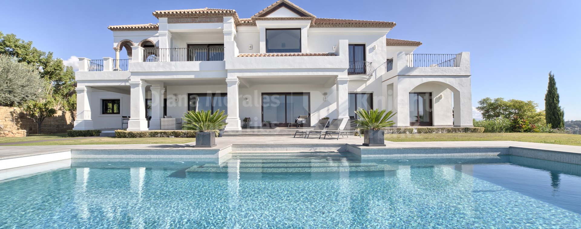 Top quality villa for sale in Los Flamingos Golf