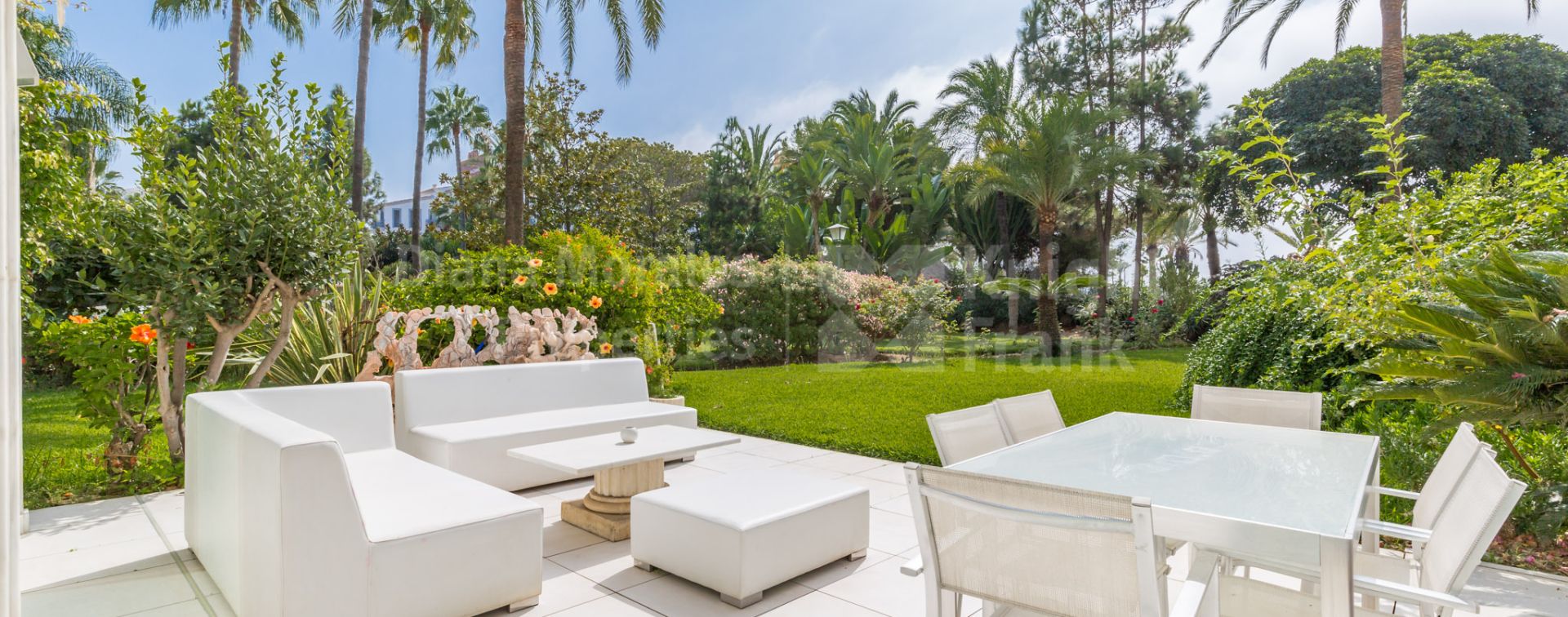 Gray D'Albion, Duplex-Penthouse im Erdgeschoss direkt am Strand