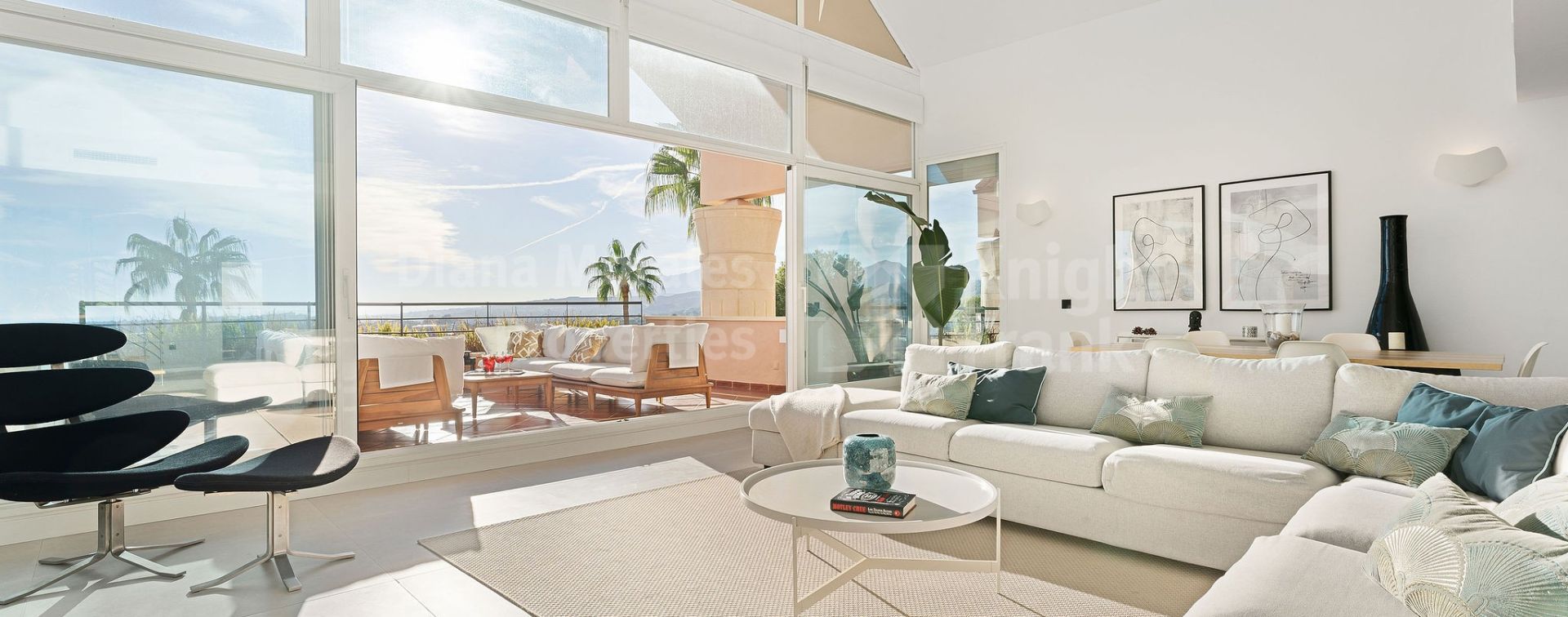 Magna Marbella, Spectacular sea and golf views