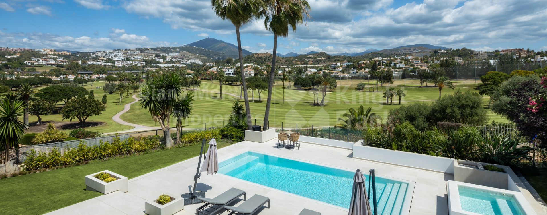 Los Naranjos Golf, Tucán 12, великолепная вилла на первой линии гольфа