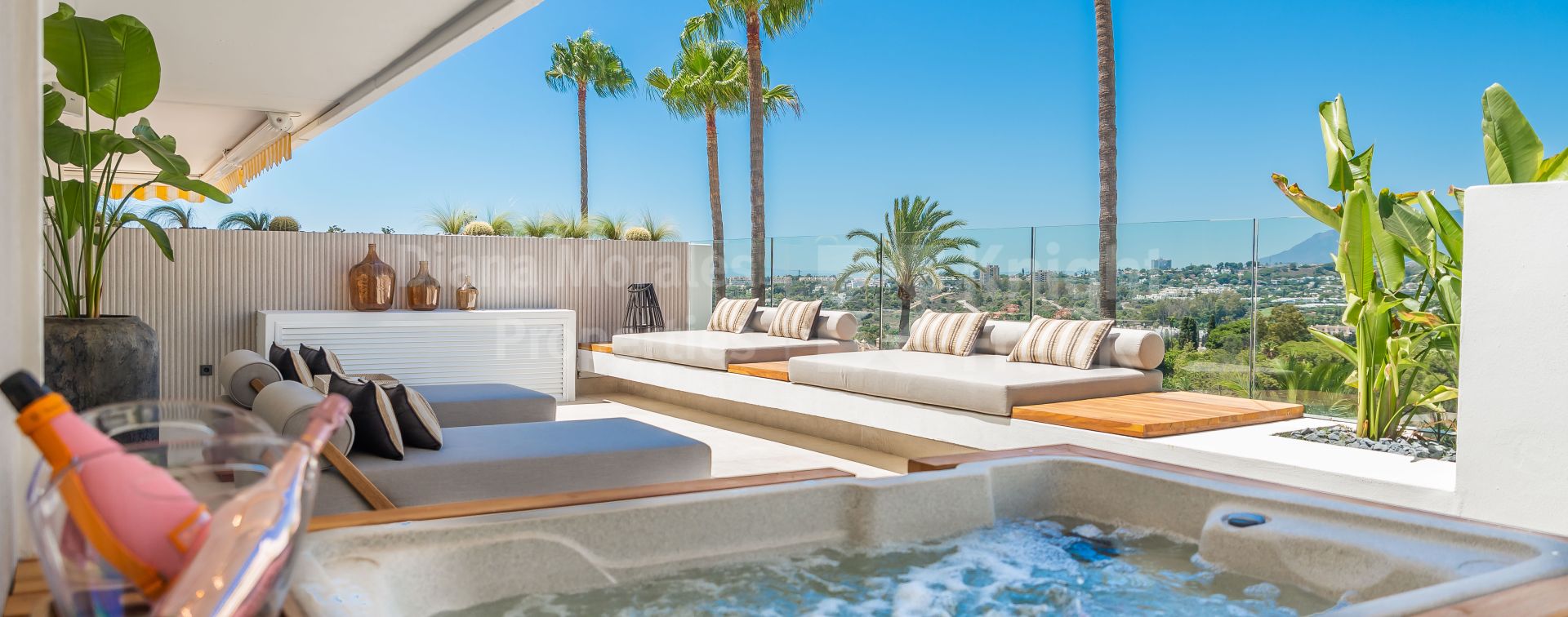 Las Terrazas de Las Lomas, Beautiful flat on the Golden Mile with breathtaking views