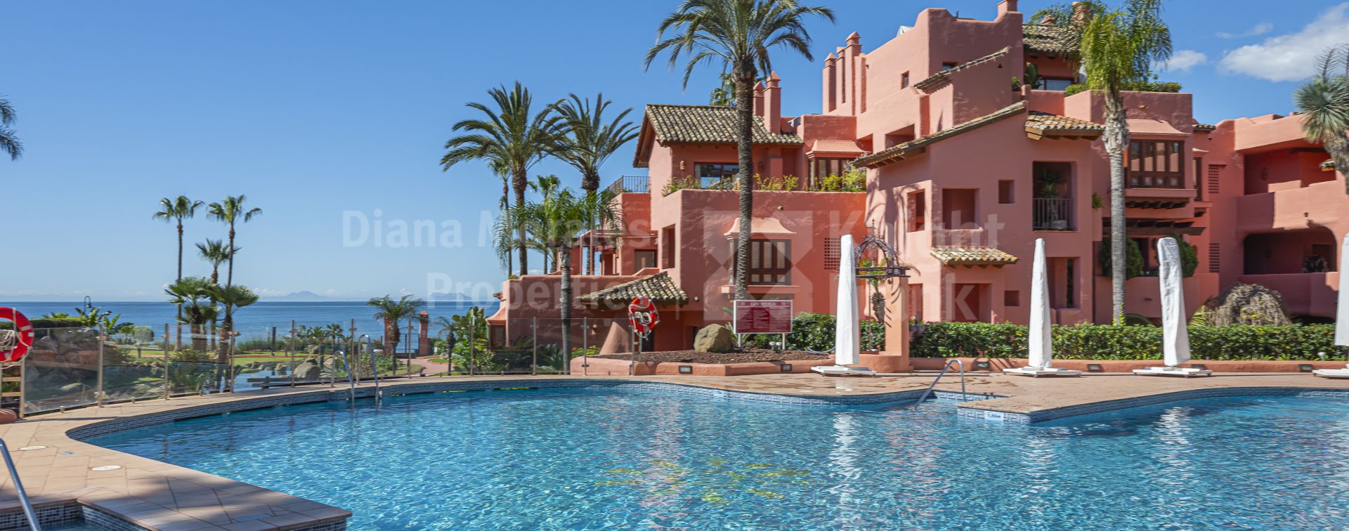 Cabo Bermejo 622, apartamento totalmente renovado frontal al mar en complejo cerrado
