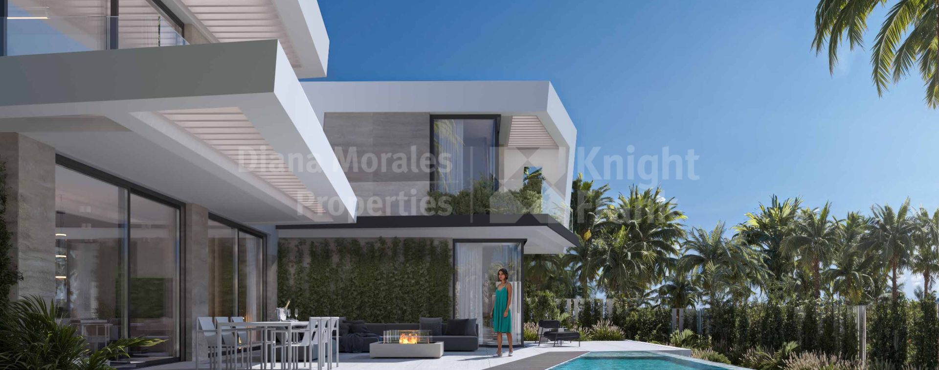 Calahonda, Villa orientada al sur de cinco dormitorios, a 200 metros de la playa