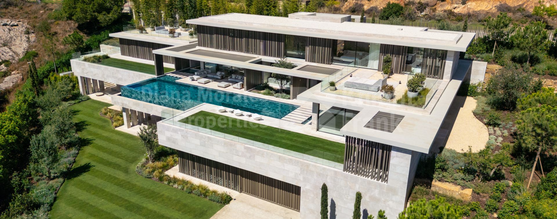 Villa Watchtower, gran casa de diseño con vistas panorámicas en Sotogrande