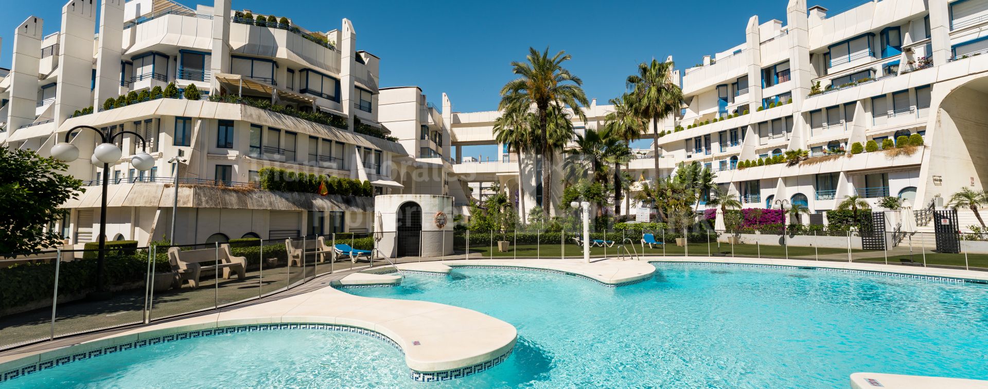 Marbella House, Dúplex contemporáneo en segunda línea de playa en Marbella