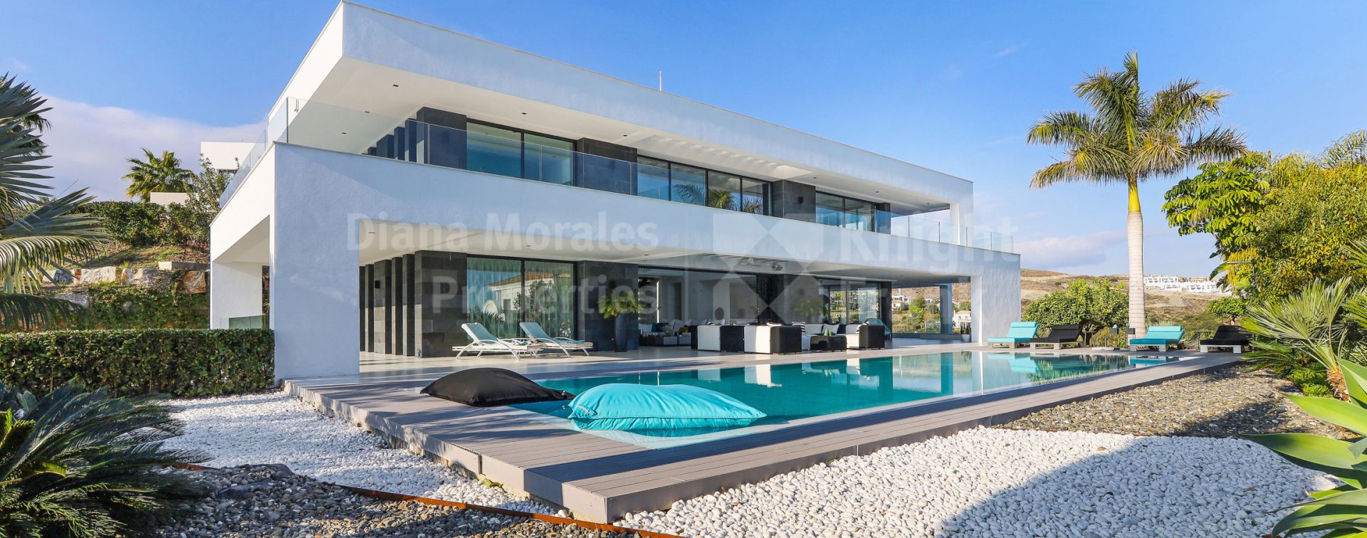Villa contemporaine avec spa et piscine à débordement à Los Flamingos
