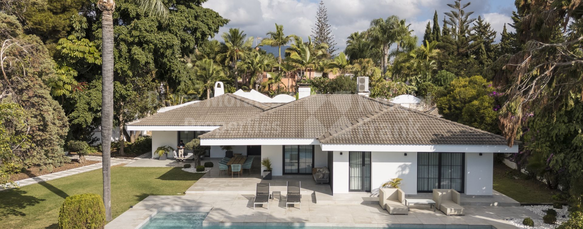 Marbella Ost, Elegante einstöckige Villa in El Real