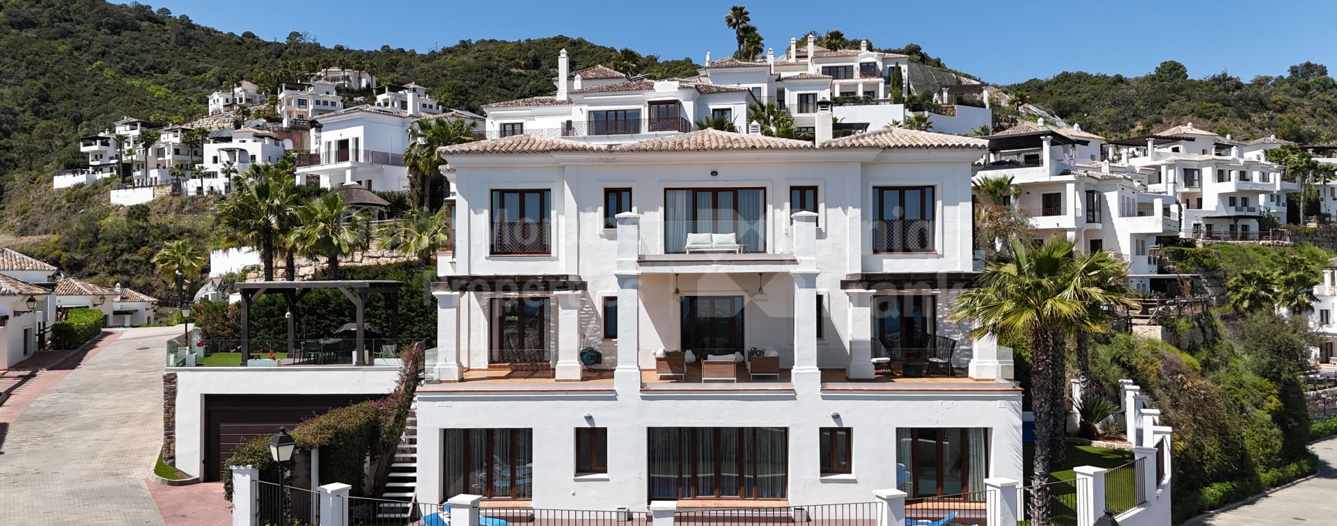 Benahavis Hills Country Club, Villa de 5 chambres avec une vue panoramique sur la mer et les montagnes