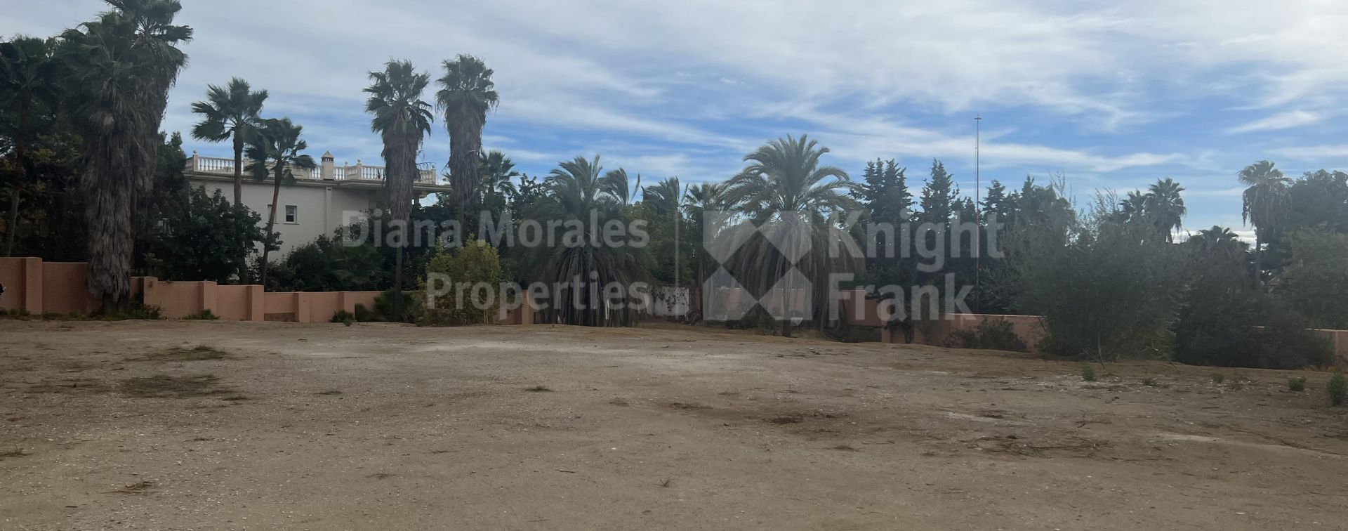 Rocio de Nagüeles, Plot with building licence with sea and mountain views