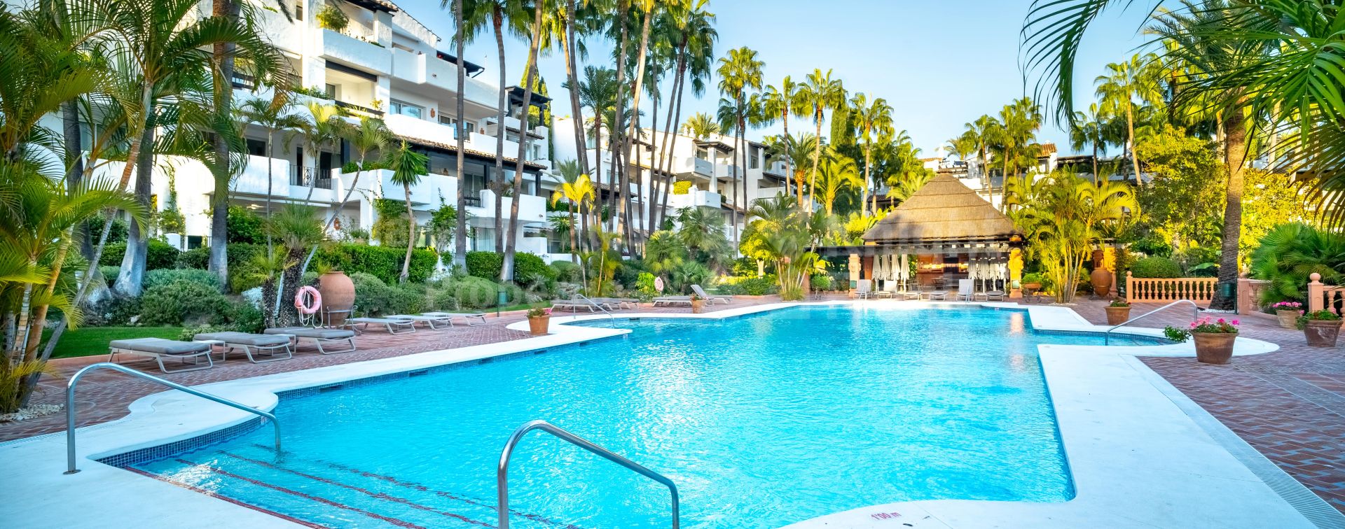 Marina Puente Romano, Ground floor two-bedroom apartment in Marbella Golden Mile