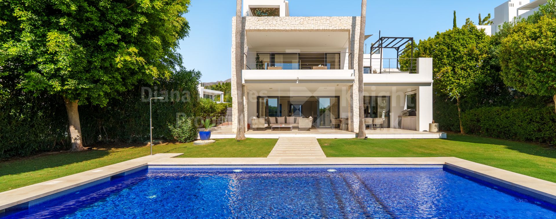 Haza del Conde, Los Olivos 2, architecture moderne dans la vallée du golf