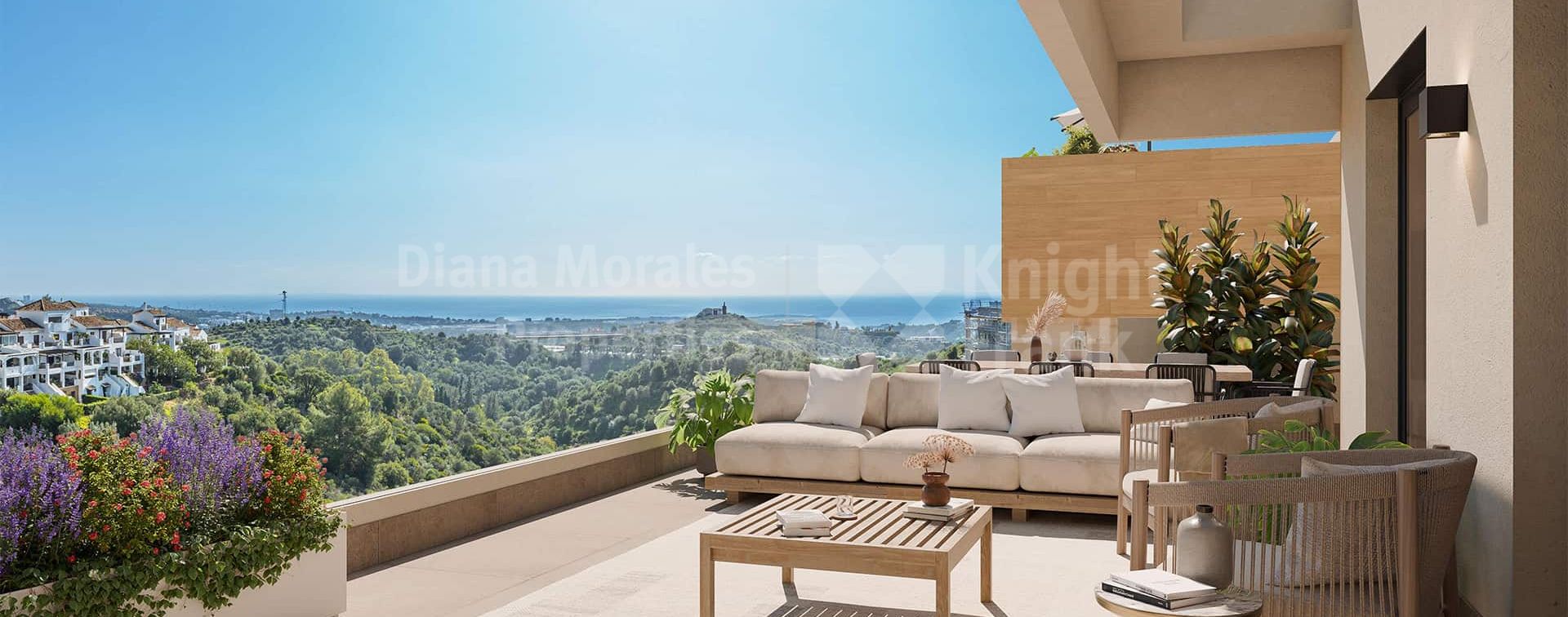 Los Altos de los Monteros, Three-bedroom duplex penthouse with sea views in East Marbella