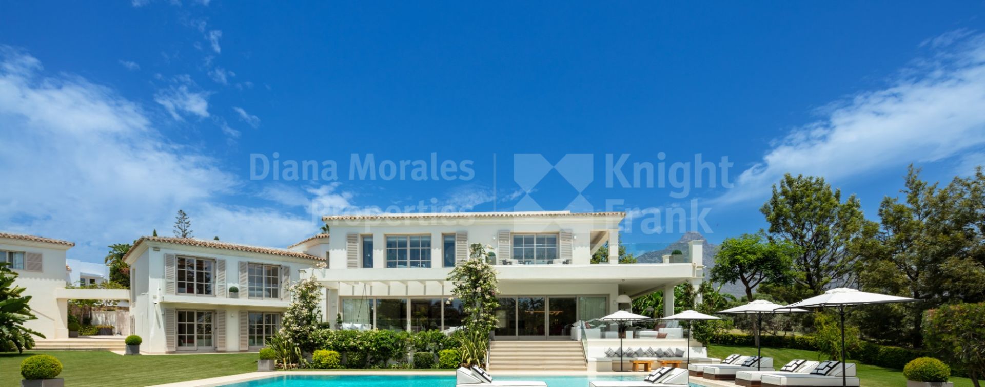 Aloha 40 es una magnifica villa en primera linea de golf