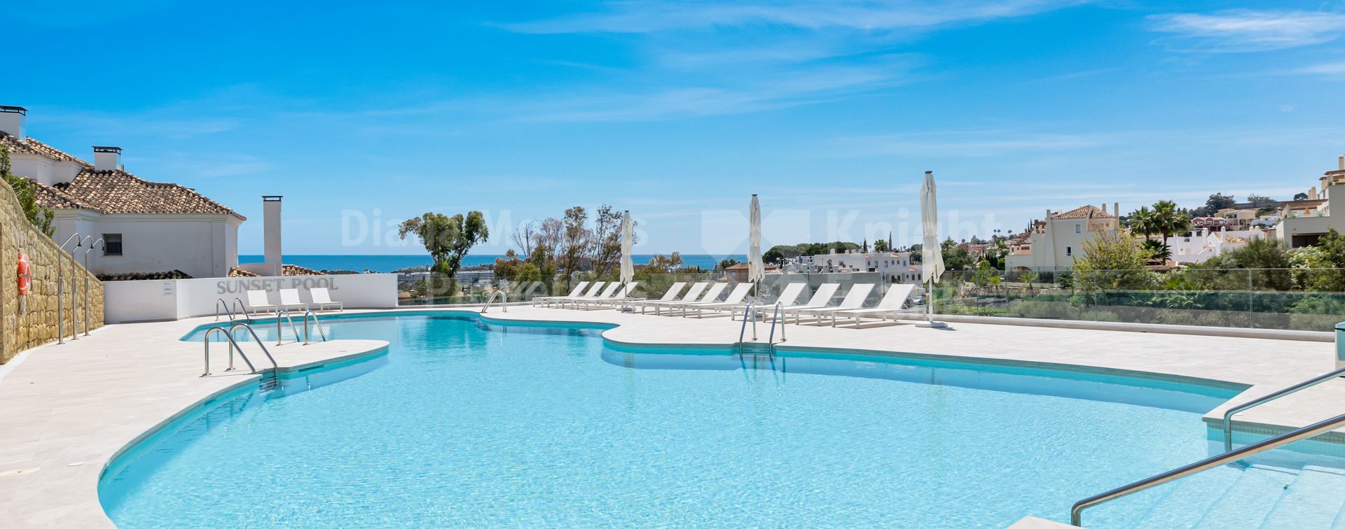 9 Lions Residences, Ground floor flat with panoramic sea views in Nueva Andalucia
