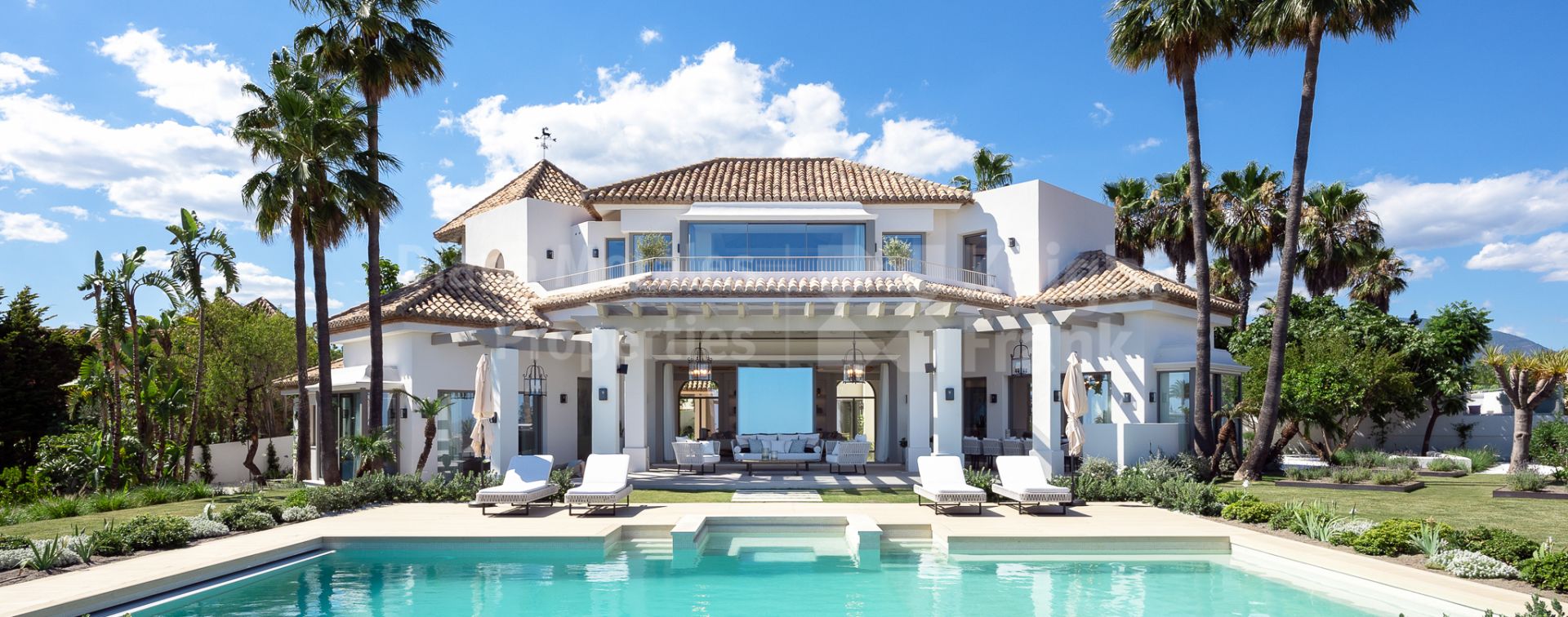 Villa Águila, imponente villa en Monte Halcones