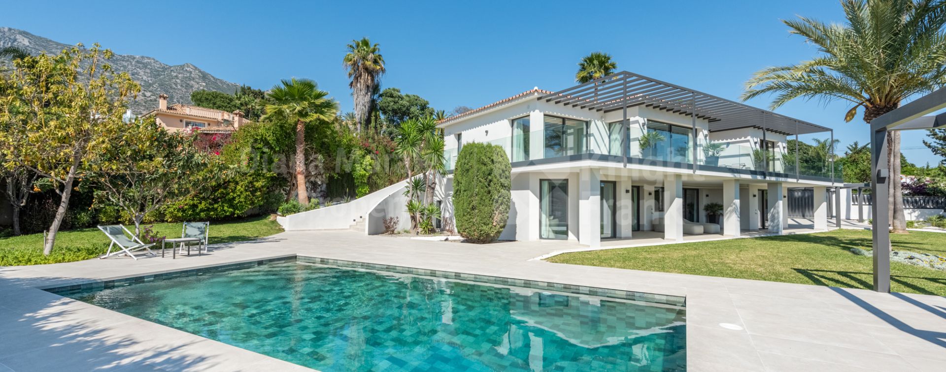 Villa entièrement rénovée à Nagüeles