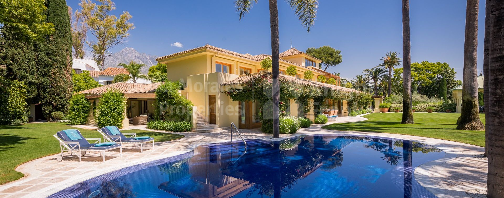 Milla de Oro junto a la playa, Villa de 9 dormitorios en alquiler en Marbella Club