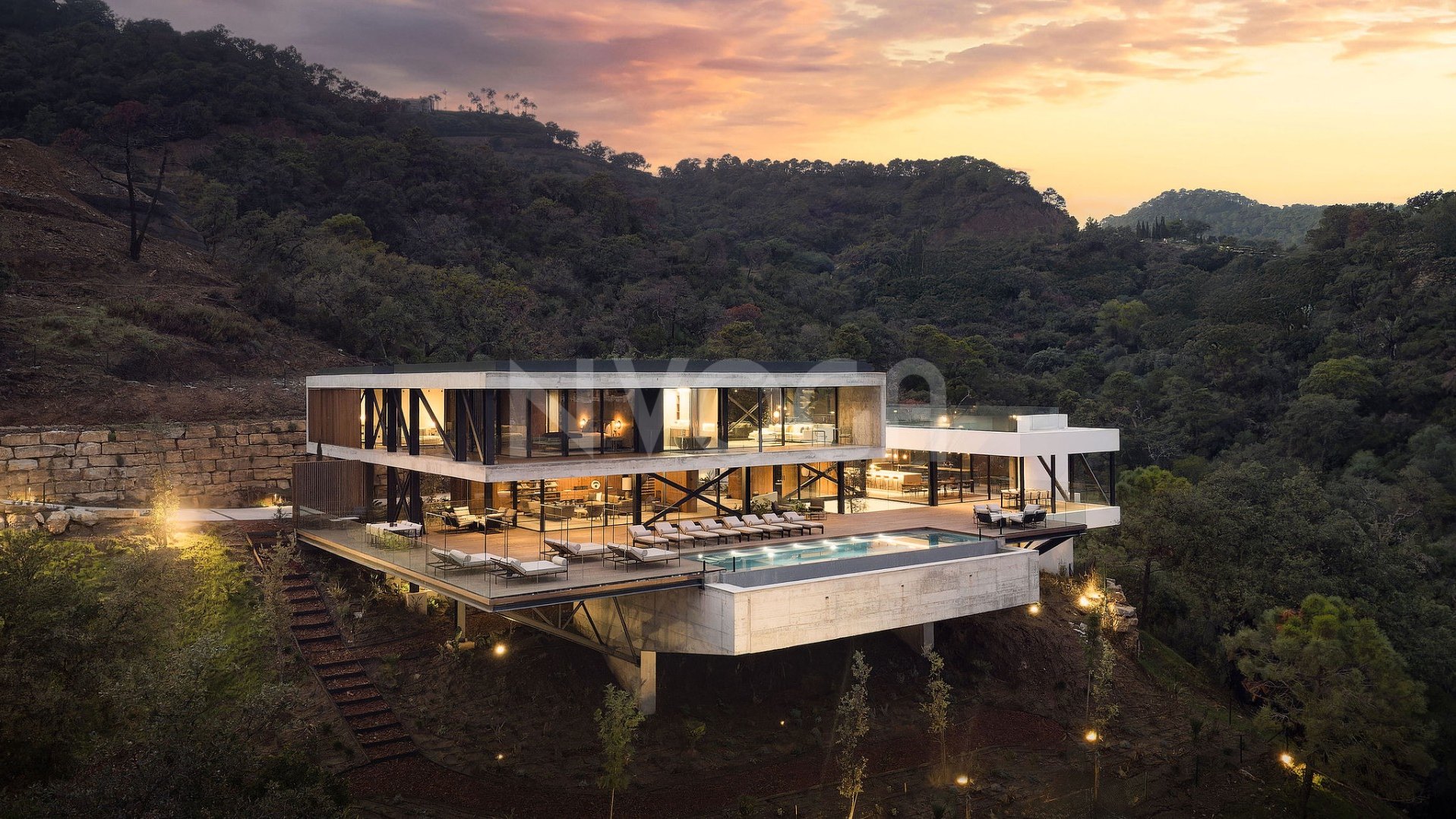 Newly Built Modern Villa with Panoramic Views in Benahavís