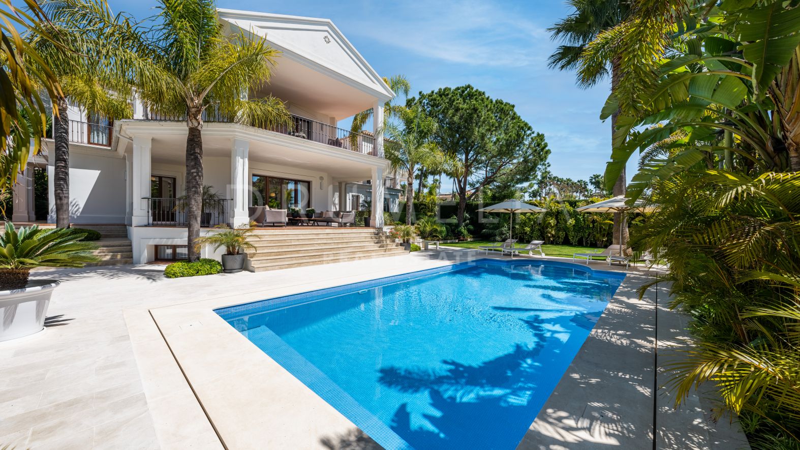 Villa Gloria - Elegant high end Mediterranean-style villa in secure urbanisation of Sierra Blanca, Marbella