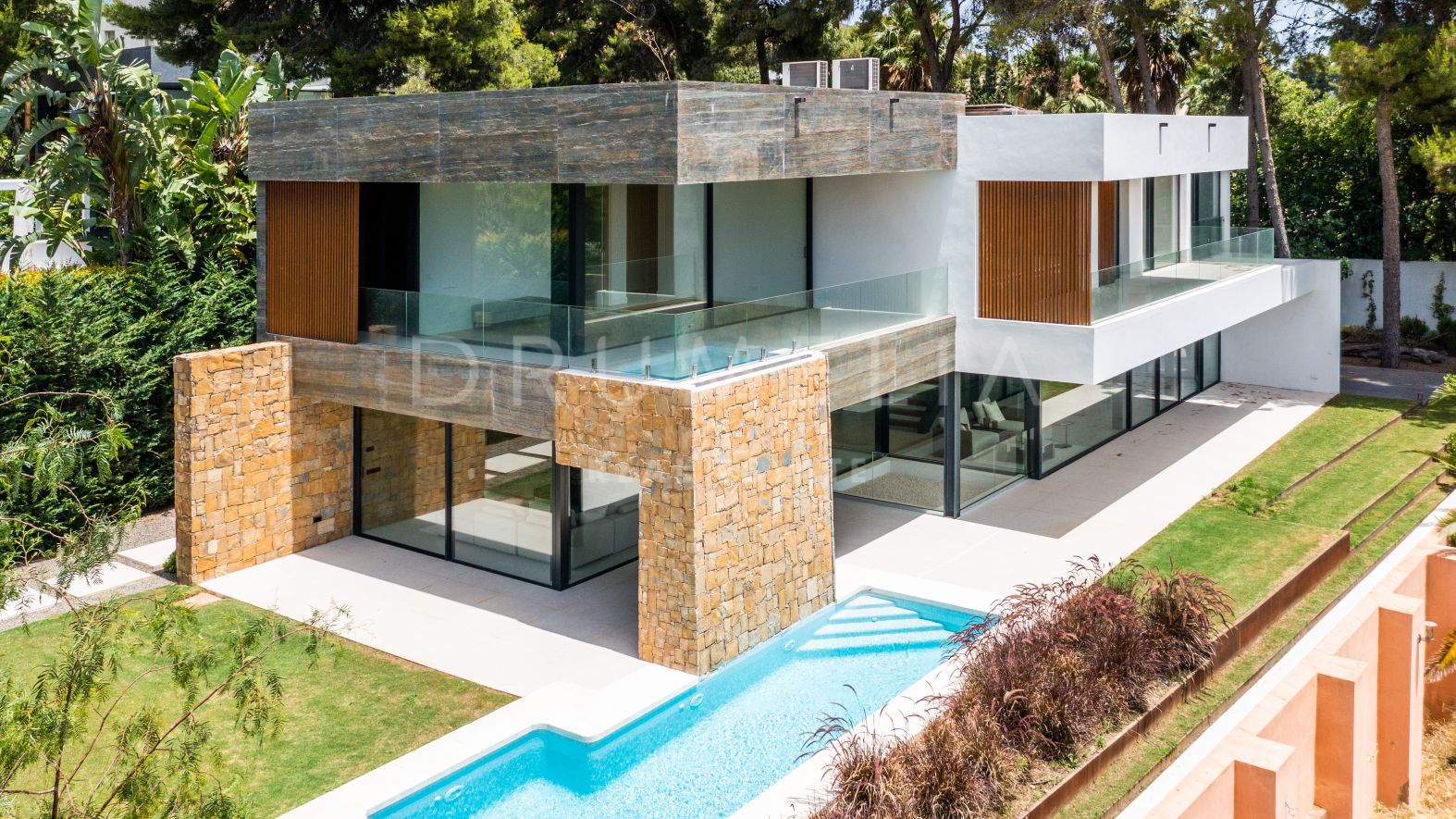 Nouvelle villa contemporaine extraordinaire à Rocio de Nagüeles, Marbella Golden Mile
