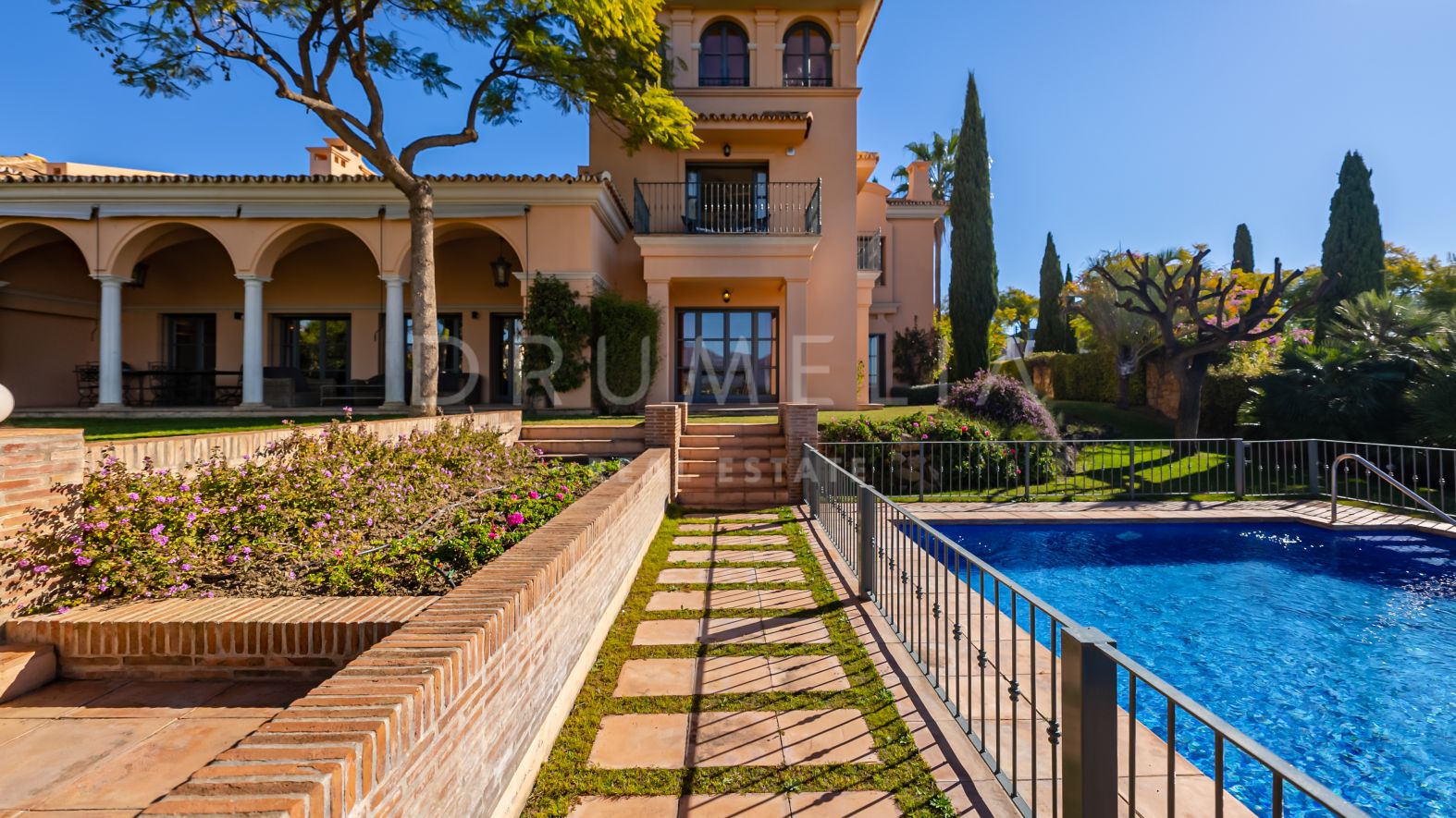 Schitterende luxe villa in mediterrane stijl in Los Flamingos, Benahavis